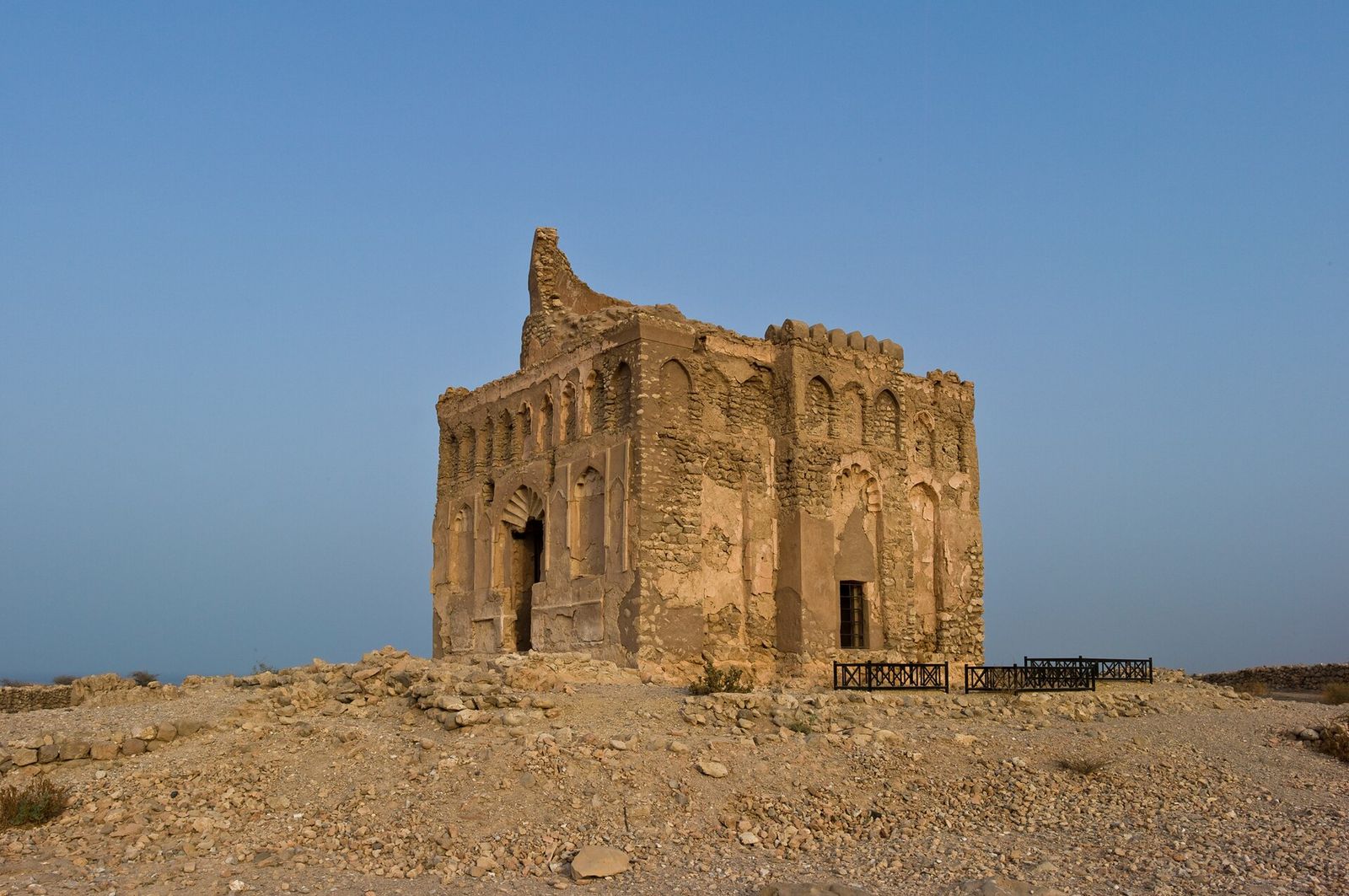 Qalhat & Bibi Maryam Mausoleum
